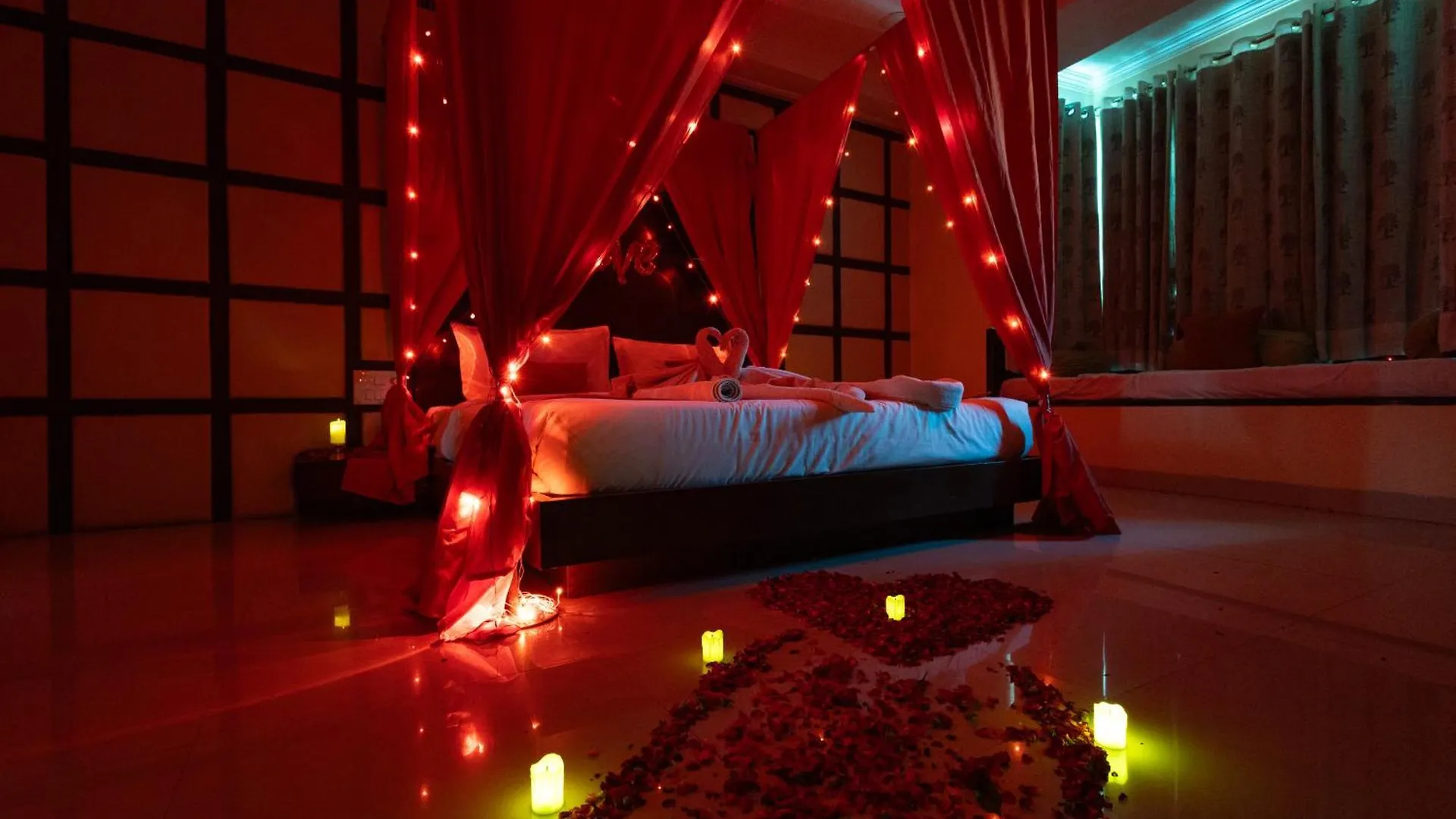 Hide-In Udaipur - A Lake View Boutique Hotel