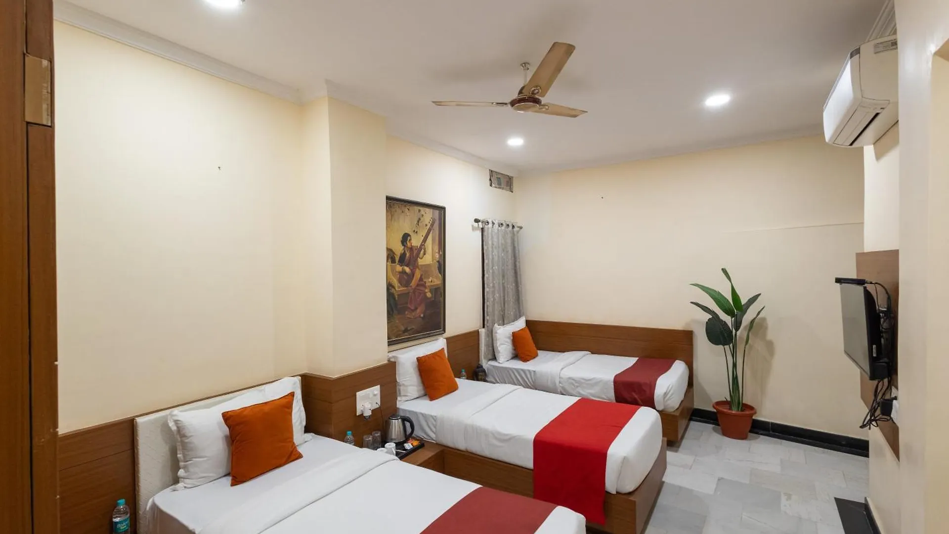 Hide-In Udaipur - A Lake View Boutique Hotel